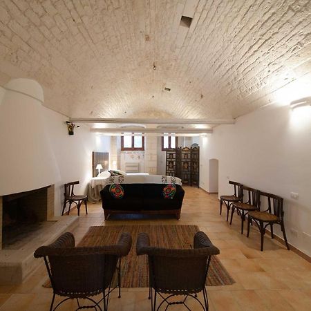 Palazzo Agrusti - Residenza D'Epoca Bed & Breakfast อัลเบโรเบลโล ภายนอก รูปภาพ