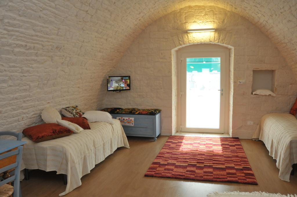 Palazzo Agrusti - Residenza D'Epoca Bed & Breakfast อัลเบโรเบลโล ห้อง รูปภาพ