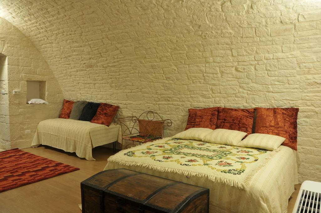 Palazzo Agrusti - Residenza D'Epoca Bed & Breakfast อัลเบโรเบลโล ห้อง รูปภาพ