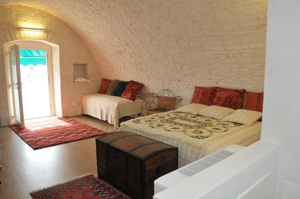 Palazzo Agrusti - Residenza D'Epoca Bed & Breakfast อัลเบโรเบลโล ห้อง รูปภาพ