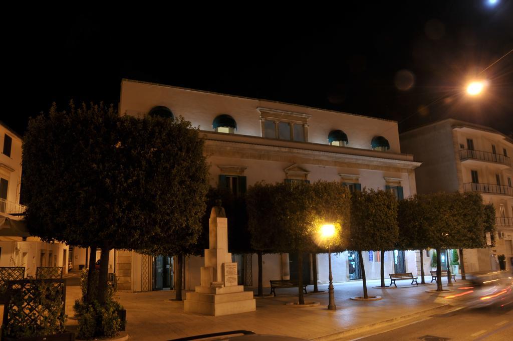 Palazzo Agrusti - Residenza D'Epoca Bed & Breakfast อัลเบโรเบลโล ภายนอก รูปภาพ